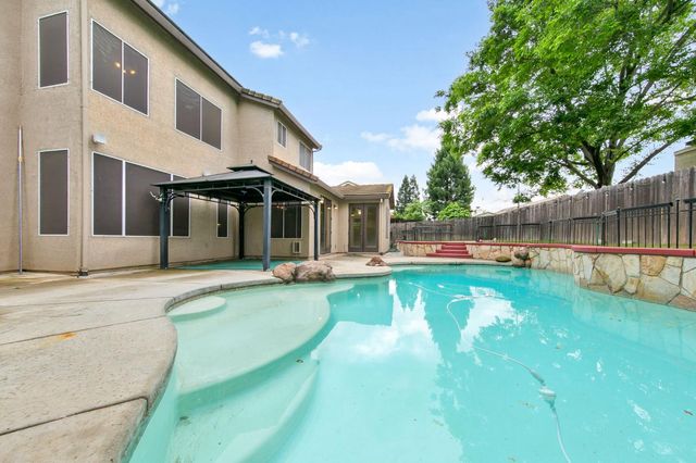 1351 Longfellow Cir, Roseville, CA 95747