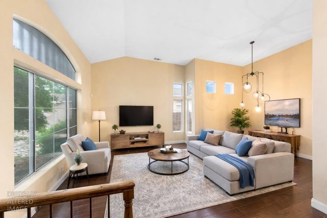 1351 Longfellow Cir, Roseville, CA 95747