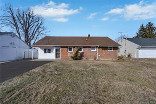 170 5th Street, Hicksville, NY 11801