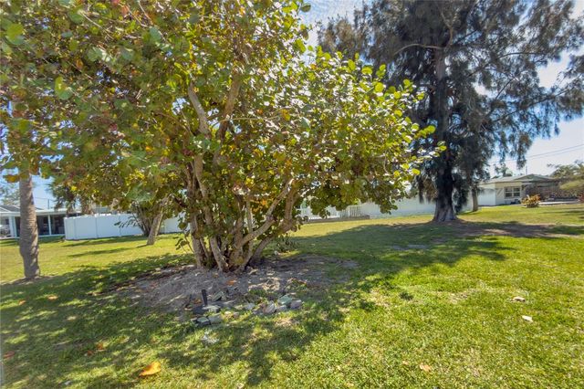 441 63RD STREET, Holmes Beach, FL 34217