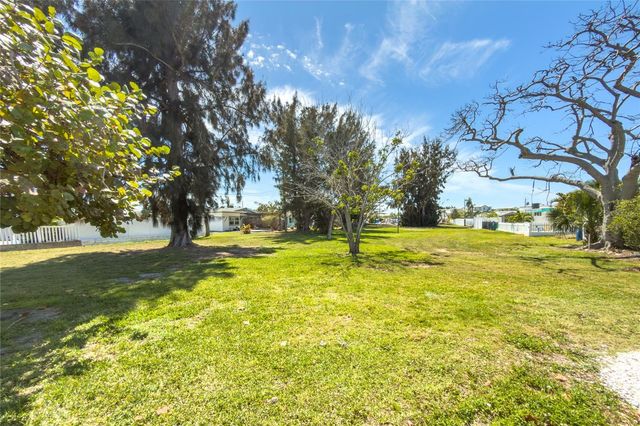 441 63RD STREET, Holmes Beach, FL 34217