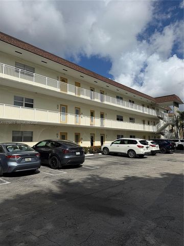 5141 W Oakland Park Boulevard 311, Lauderdale Lakes, FL 33313