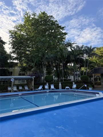 5141 W Oakland Park Boulevard 311, Lauderdale Lakes, FL 33313