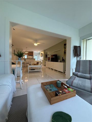 5141 W Oakland Park Boulevard 311, Lauderdale Lakes, FL 33313