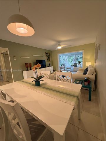 5141 W Oakland Park Boulevard 311, Lauderdale Lakes, FL 33313