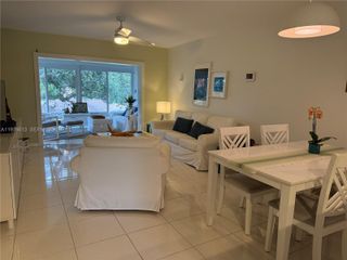5141 W Oakland Park Boulevard 311, Lauderdale Lakes, FL 33313