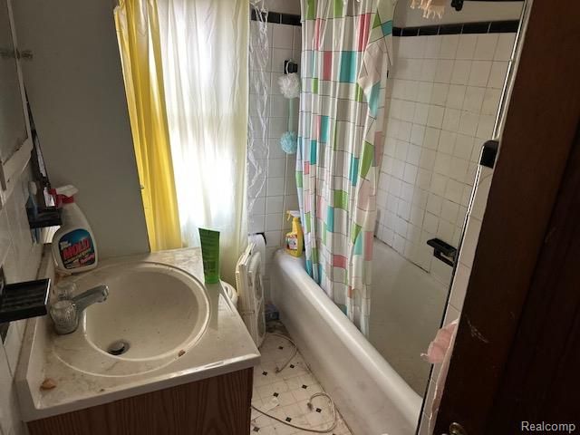 21975 Beechwood Avenue, Eastpointe, MI 48021