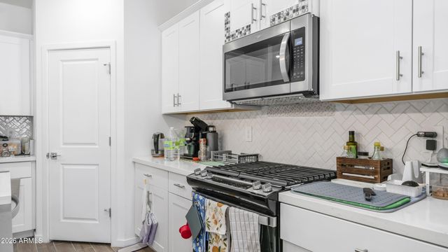 16042 W COTTONTAIL Lane, Surprise, AZ 85387