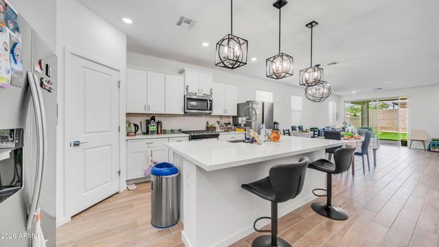 16042 W COTTONTAIL Lane, Surprise, AZ 85387