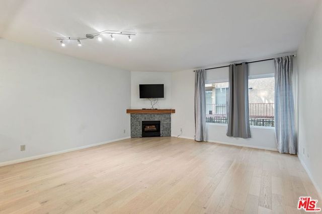 5870 Green Valley Circle 115, Culver City, CA 90230