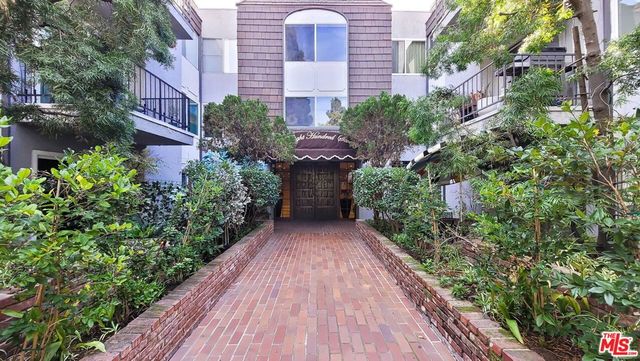 5870 Green Valley Circle 115, Culver City, CA 90230