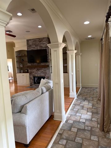 58515 Village Dr, Plaquemine, LA 70764