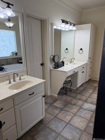 58515 Village Dr, Plaquemine, LA 70764