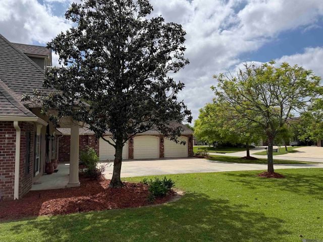 58515 Village Dr, Plaquemine, LA 70764