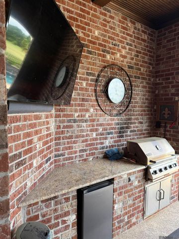 58515 Village Dr, Plaquemine, LA 70764