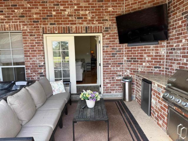 58515 Village Dr, Plaquemine, LA 70764