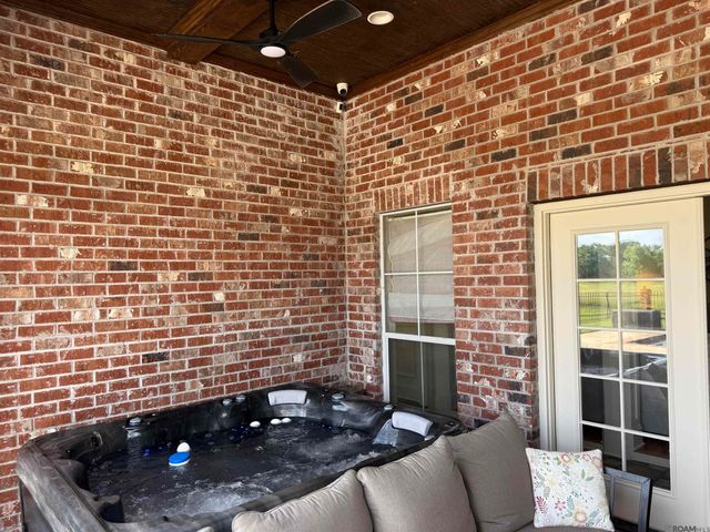 58515 Village Dr, Plaquemine, LA 70764