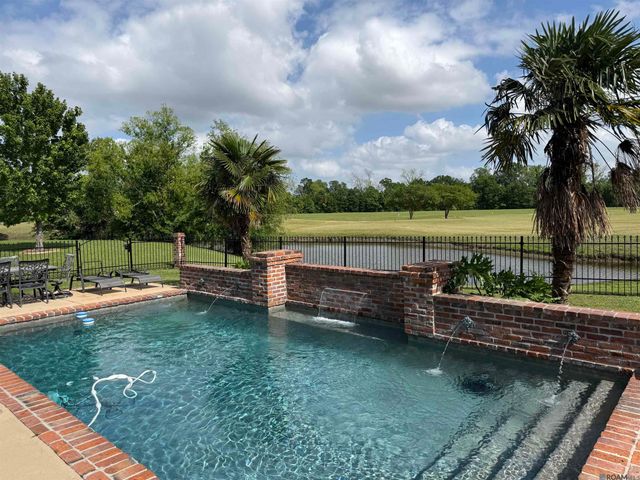 58515 Village Dr, Plaquemine, LA 70764