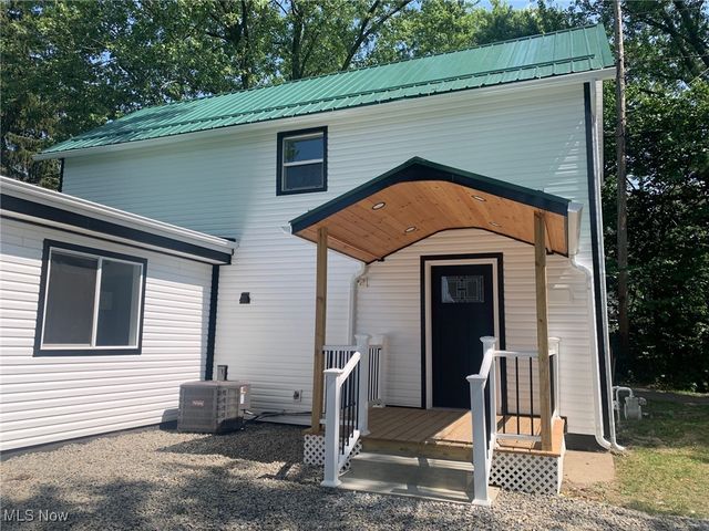 238 High Street SW, Carrollton, OH 44615