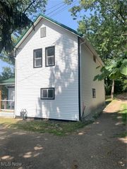 238 High Street SW, Carrollton, OH 44615