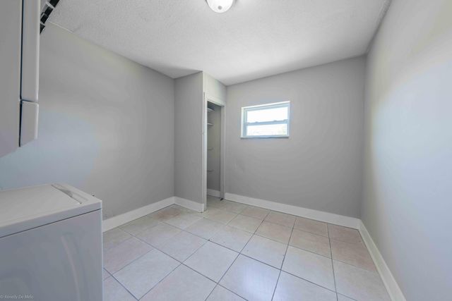 510 SW 13th Place, Deerfield Beach, FL 33441