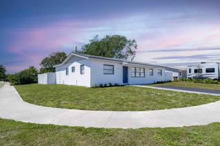 510 SW 13th Place, Deerfield Beach, FL 33441