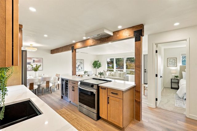 17037 8th Avenue NE, Shoreline, WA 98155