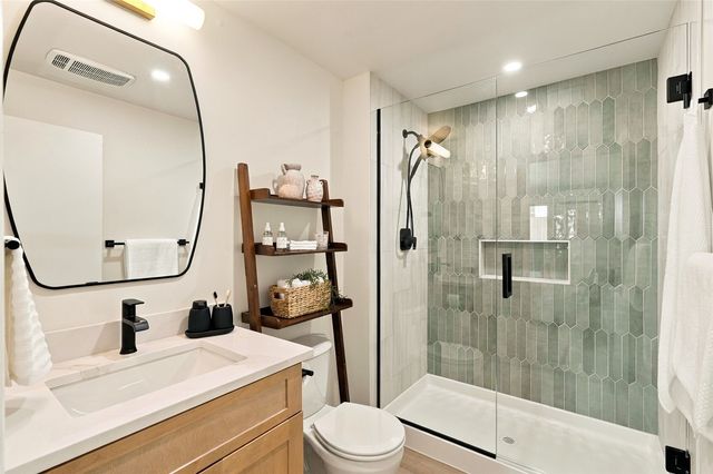 17037 8th Avenue NE, Shoreline, WA 98155