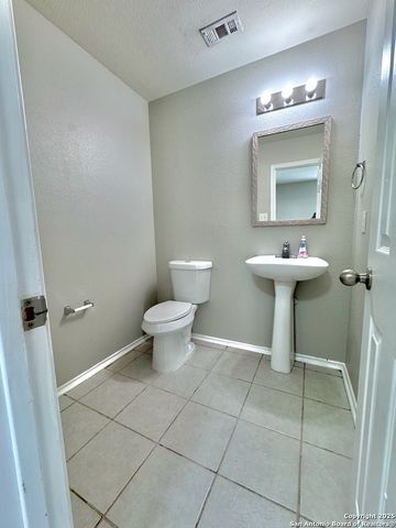 11022 Bluff Cyn, San Antonio, TX 78252