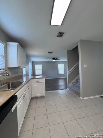 11022 Bluff Cyn, San Antonio, TX 78252
