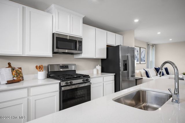 841 Haw Creek Avenue NE, Winnabow, NC 28479