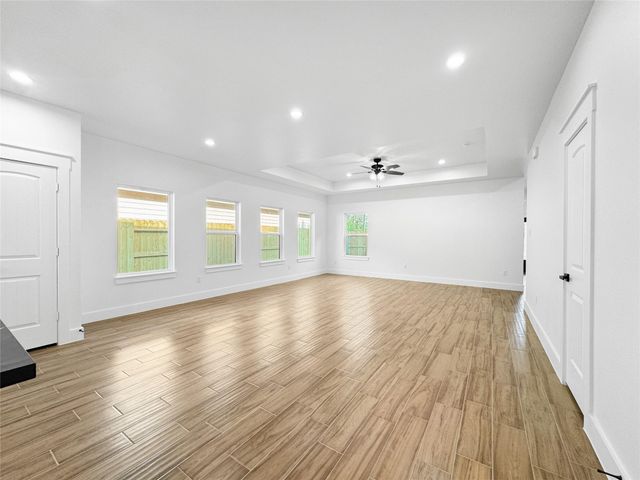 314 E Republic Avenue, Baytown, TX 77520