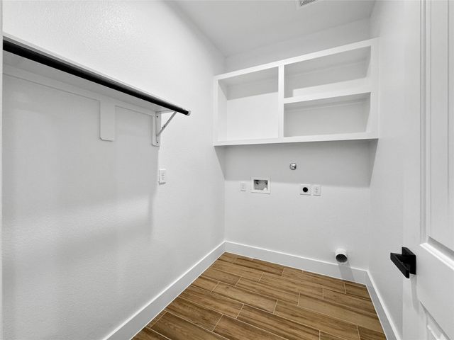 314 E Republic Avenue, Baytown, TX 77520