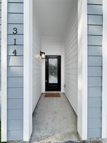 314 E Republic Avenue, Baytown, TX 77520