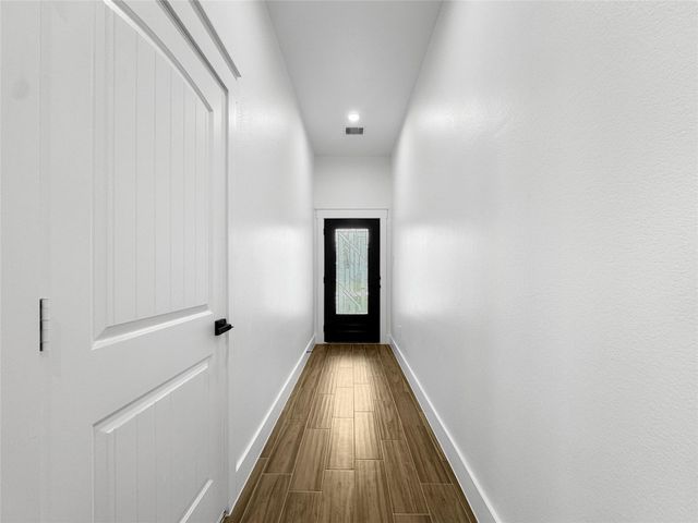 314 E Republic Avenue, Baytown, TX 77520