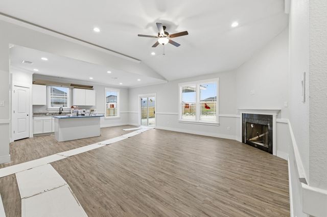 203 Turnberry DR, La Vernia, TX 78121