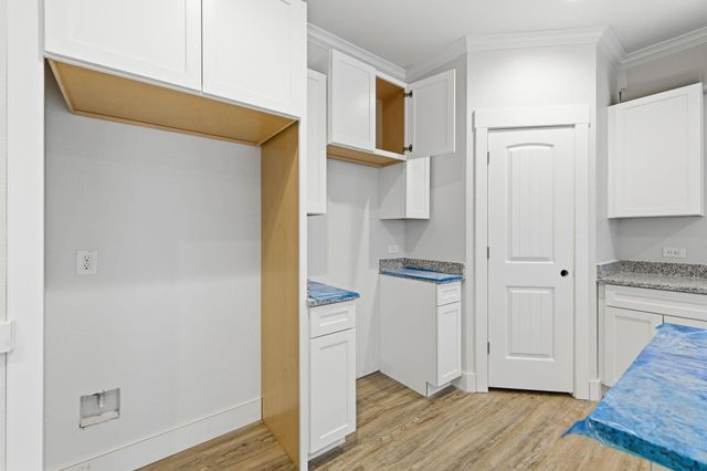 203 Turnberry DR, La Vernia, TX 78121