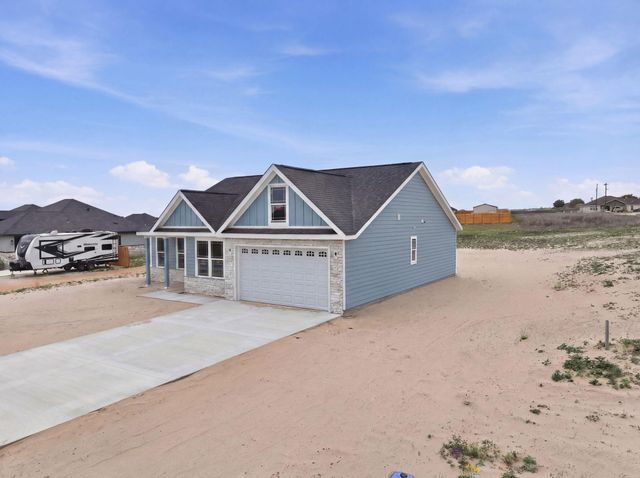 203 Turnberry DR, La Vernia, TX 78121