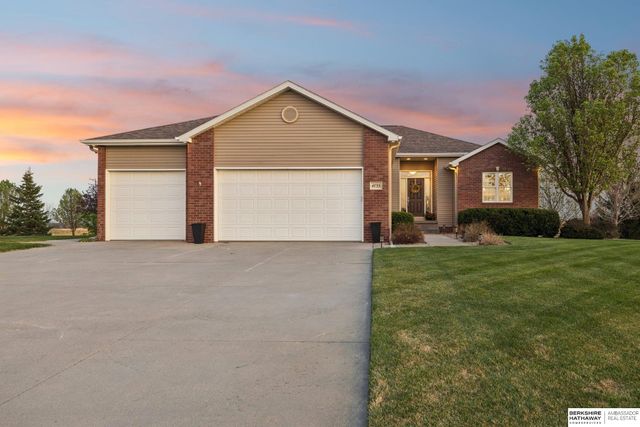 4733 W High Ridge Road, Lincoln, NE 68522
