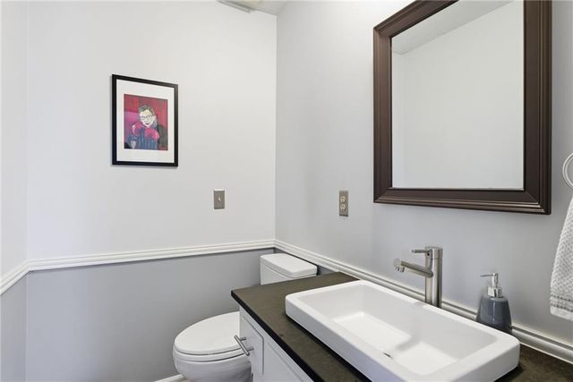 11212 Grandview Street, Overland Park, KS 66210