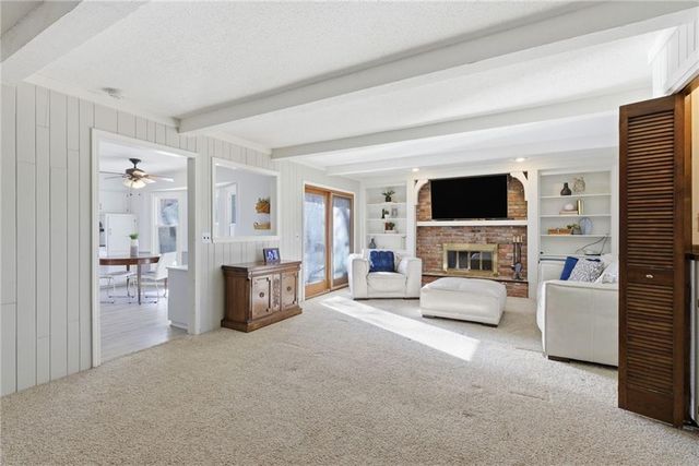 11212 Grandview Street, Overland Park, KS 66210