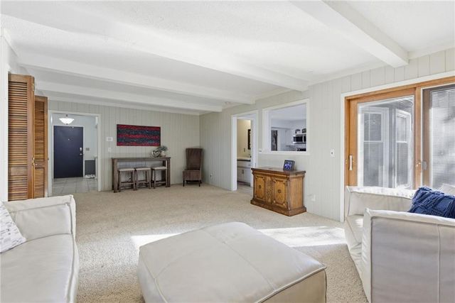 11212 Grandview Street, Overland Park, KS 66210