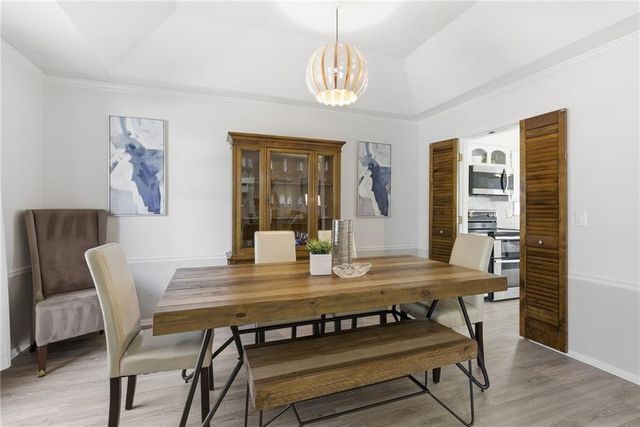 11212 Grandview Street, Overland Park, KS 66210