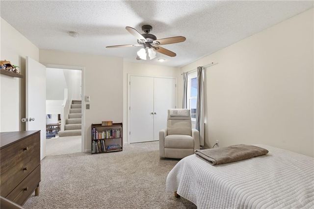 11212 Grandview Street, Overland Park, KS 66210