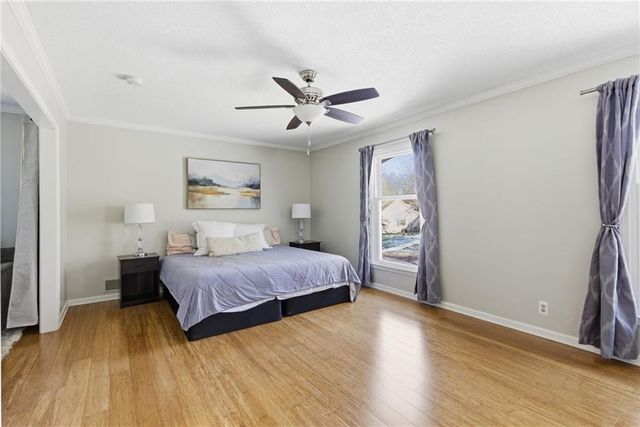 11212 Grandview Street, Overland Park, KS 66210