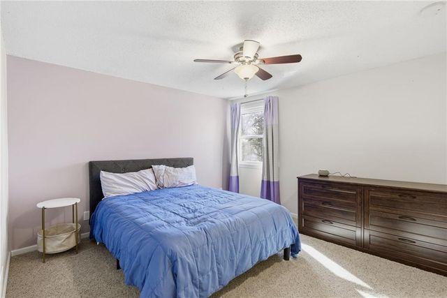 11212 Grandview Street, Overland Park, KS 66210