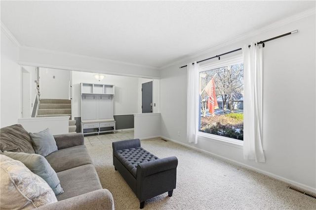 11212 Grandview Street, Overland Park, KS 66210