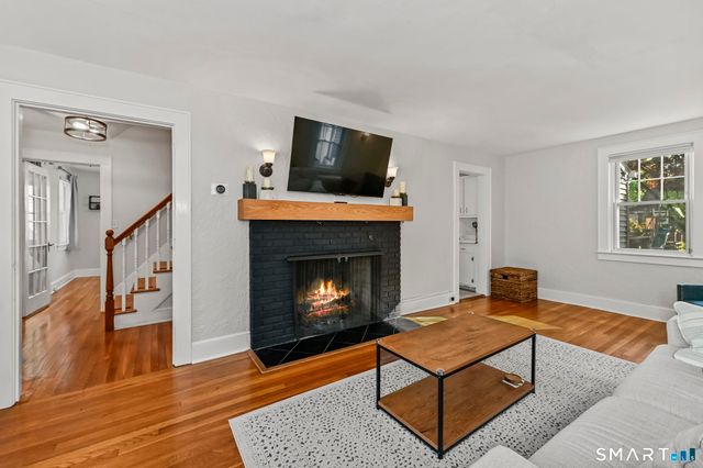15 Hadik Parkway, Norwalk, CT 06854