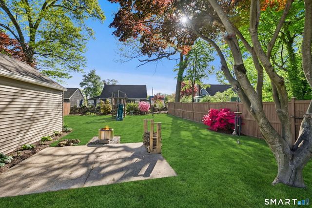 15 Hadik Parkway, Norwalk, CT 06854