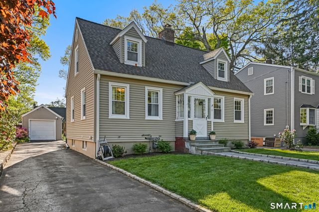 15 Hadik Parkway, Norwalk, CT 06854